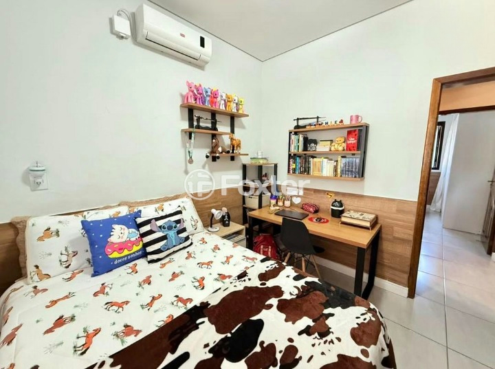 Casa à venda com 3 quartos, 270m² - Foto 4