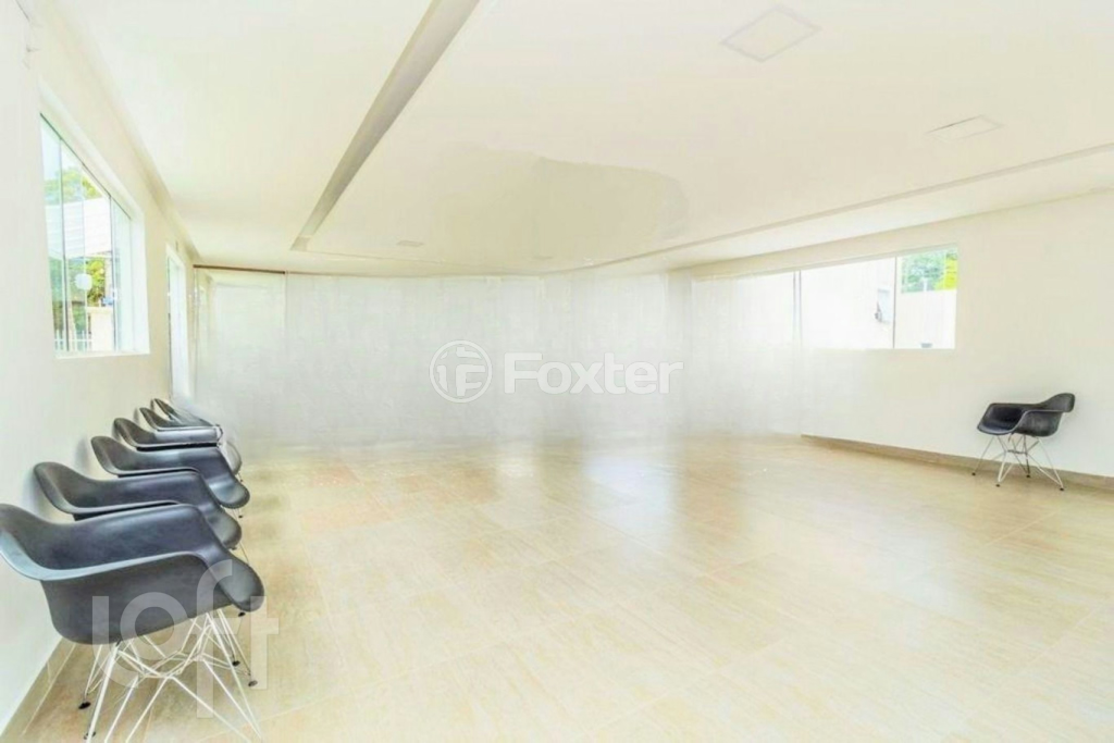 Apartamento à venda com 2 quartos, 40m² - Foto 17