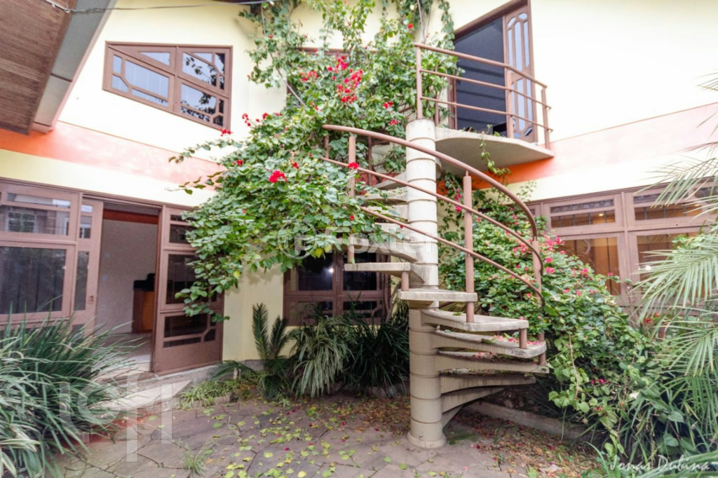 Casa à venda com 4 quartos, 330m² - Foto 31