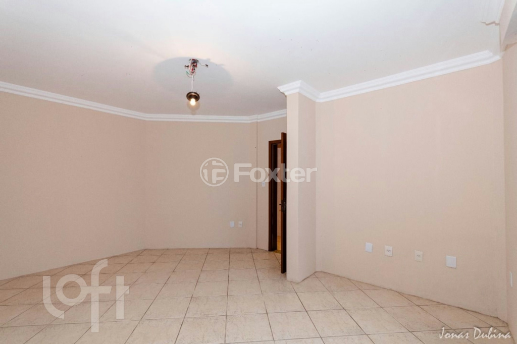 Casa à venda com 4 quartos, 330m² - Foto 7