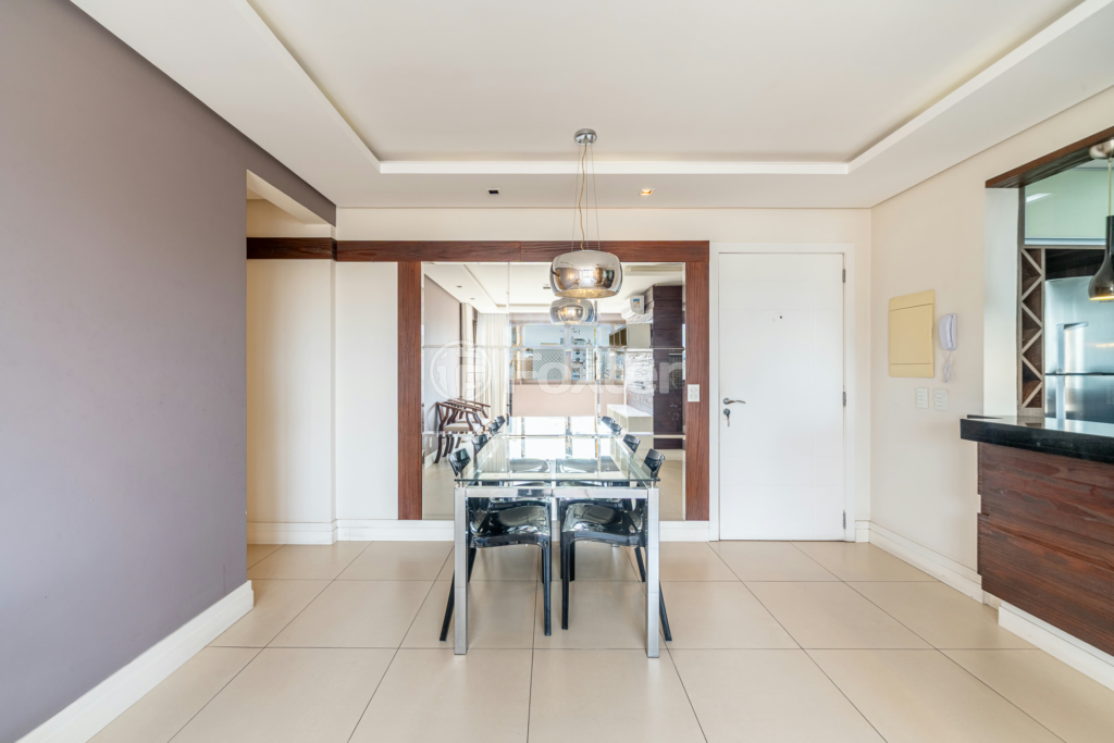 Apartamento à venda com 2 quartos, 70m² - Foto 7