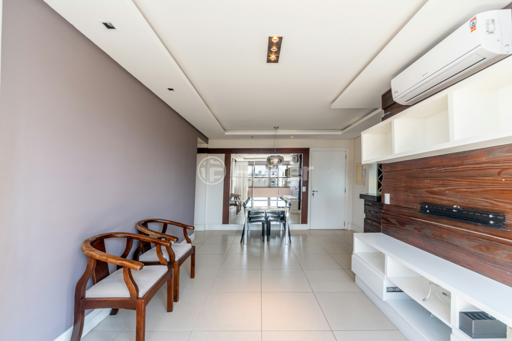 Apartamento à venda com 2 quartos, 70m² - Foto 12
