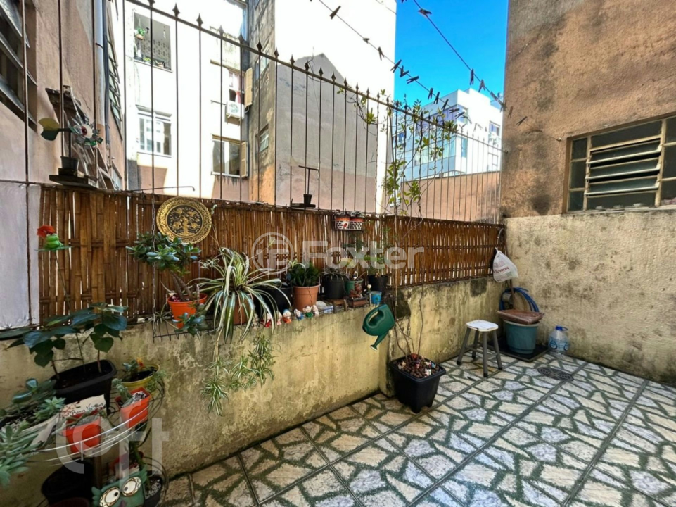 Apartamento à venda com 2 quartos, 64m² - Foto 5