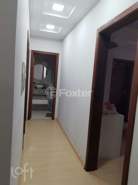 Casa à venda com 4 quartos, 200m² - Foto 11