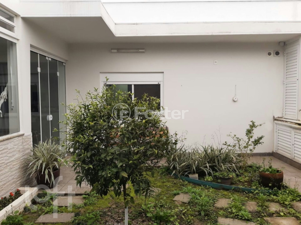 Casa à venda com 4 quartos, 200m² - Foto 18
