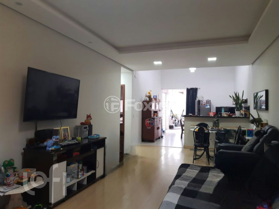 Casa à venda com 4 quartos, 200m² - Foto 2