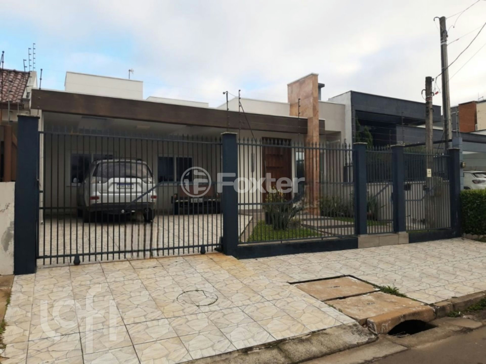 Casa à venda com 4 quartos, 200m² - Foto 1