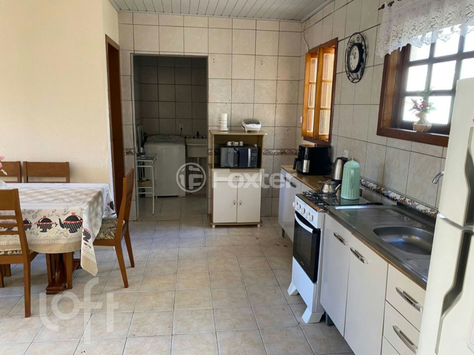 Casa à venda com 3 quartos, 80m² - Foto 4