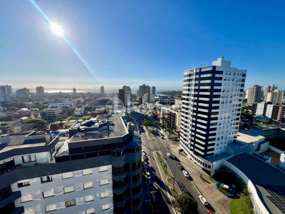 Apartamento à venda com 3 quartos, 130m² - Foto 4