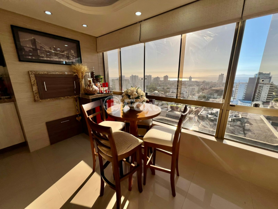 Apartamento à venda com 3 quartos, 130m² - Foto 2