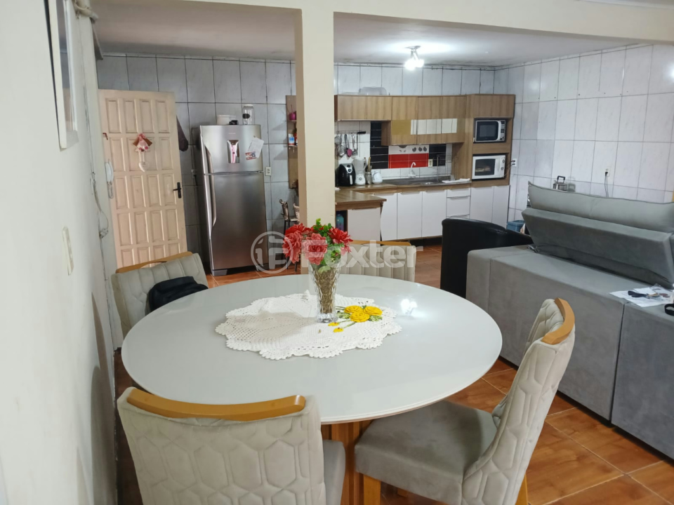 Casa à venda com 2 quartos, 70m² - Foto 1