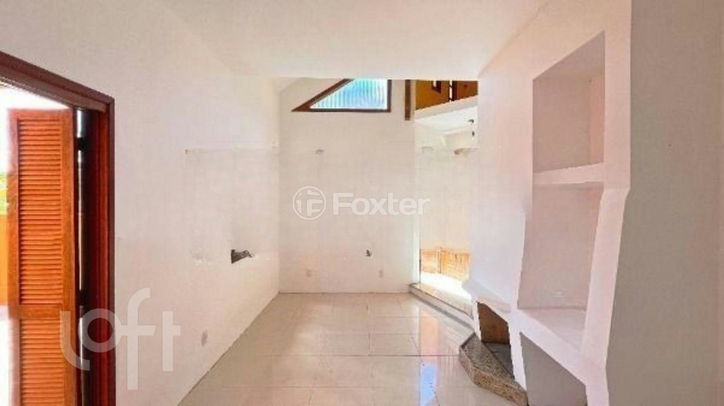 Casa à venda com 2 quartos, 105m² - Foto 1