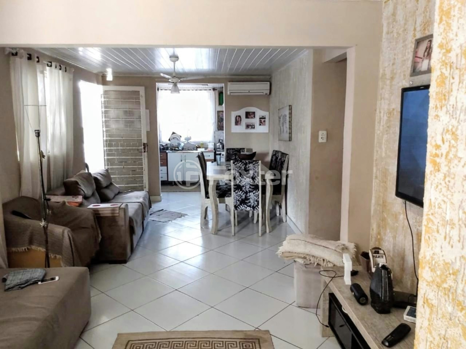 Casa à venda com 3 quartos, 250m² - Foto 1