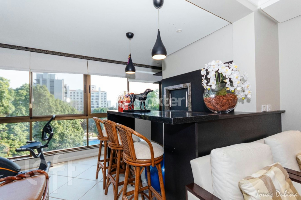 Apartamento à venda com 3 quartos, 136m² - Foto 17