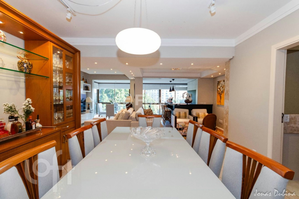 Apartamento à venda com 3 quartos, 136m² - Foto 8