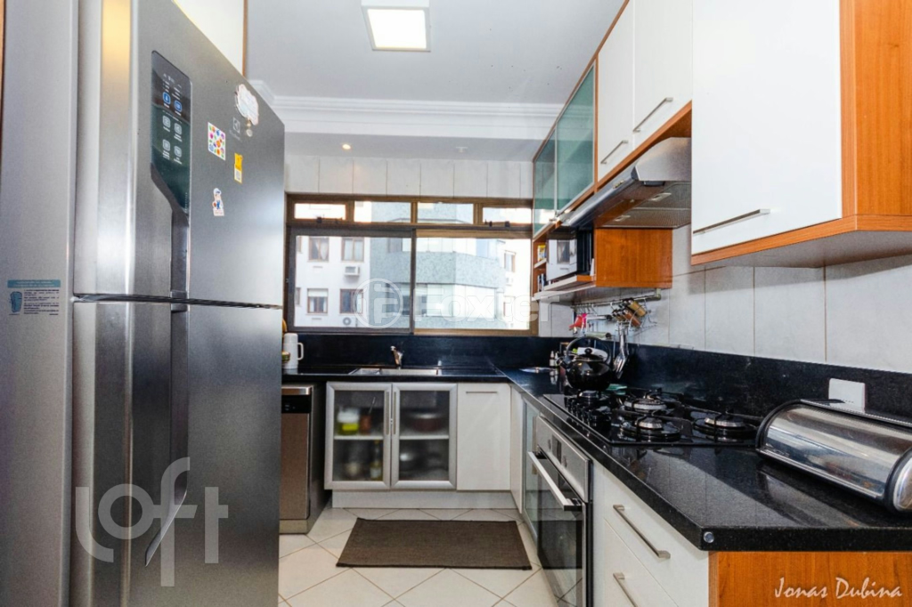 Apartamento à venda com 3 quartos, 136m² - Foto 23