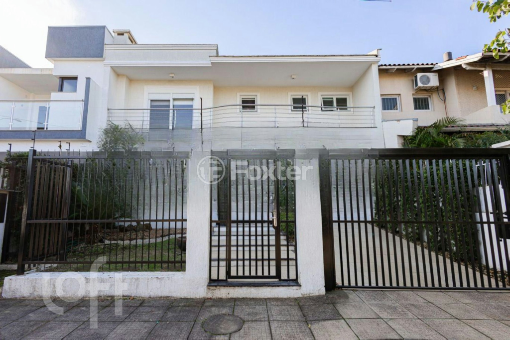 Casa à venda com 3 quartos, 270m² - Foto 2