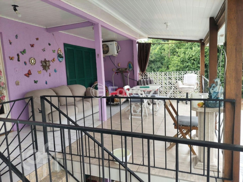 Casa à venda com 2 quartos, 110m² - Foto 2