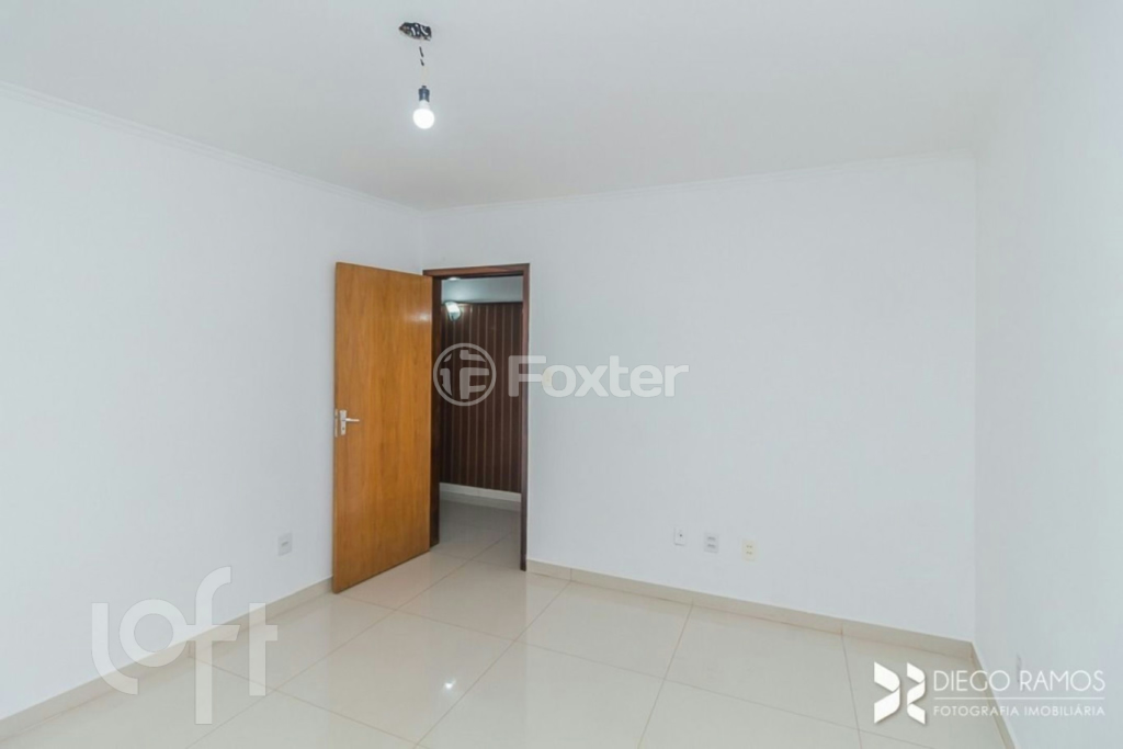 Casa à venda com 3 quartos, 252m² - Foto 3