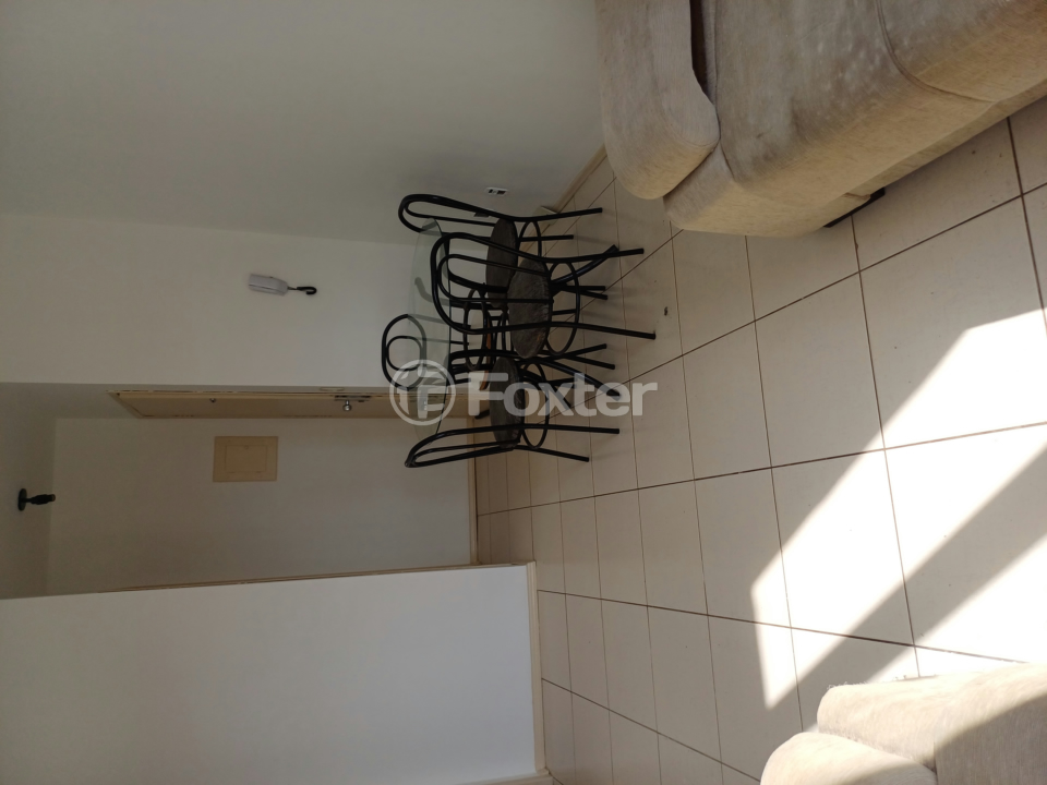 Apartamento à venda com 1 quarto, 37m² - Foto 2