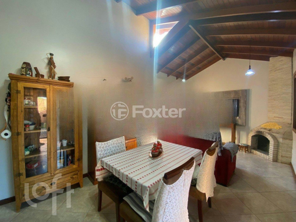 Casa à venda com 4 quartos, 125m² - Foto 3