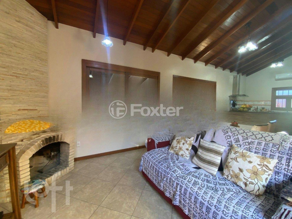 Casa à venda com 4 quartos, 125m² - Foto 1