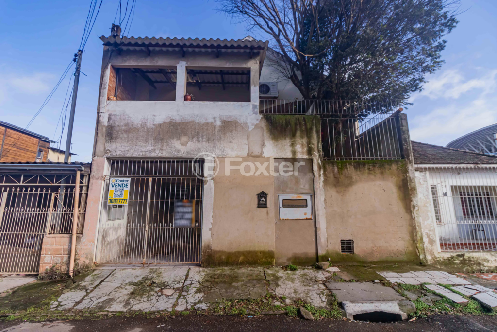 Casa à venda com 4 quartos, 219m² - Foto 1