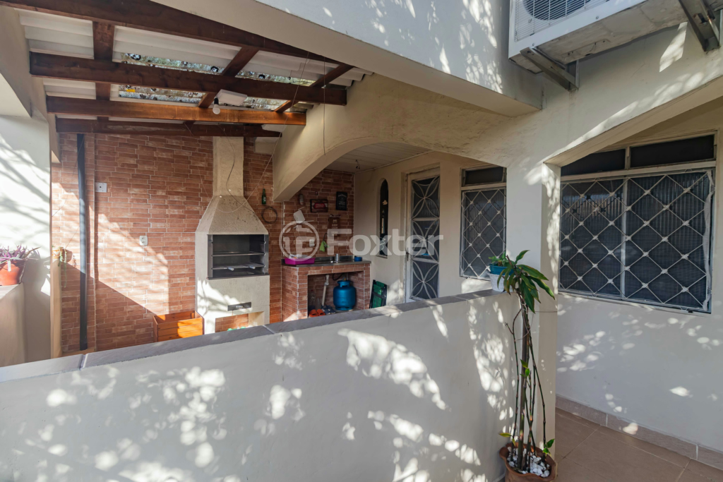 Casa à venda com 4 quartos, 219m² - Foto 4
