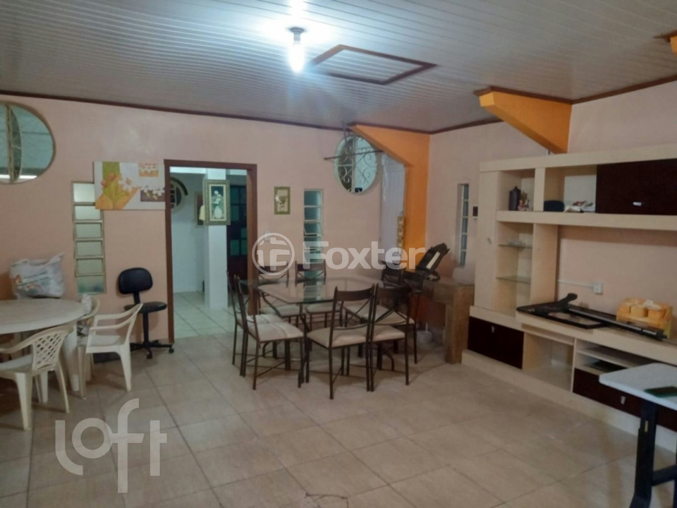 Casa à venda com 9 quartos, 140m² - Foto 2