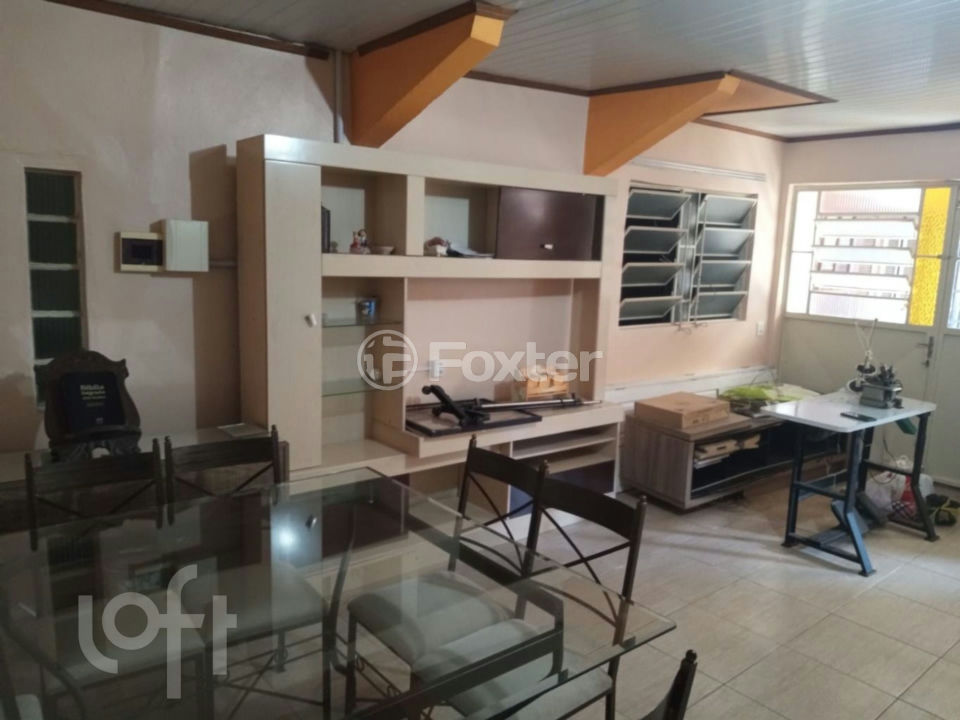 Casa à venda com 9 quartos, 140m² - Foto 3