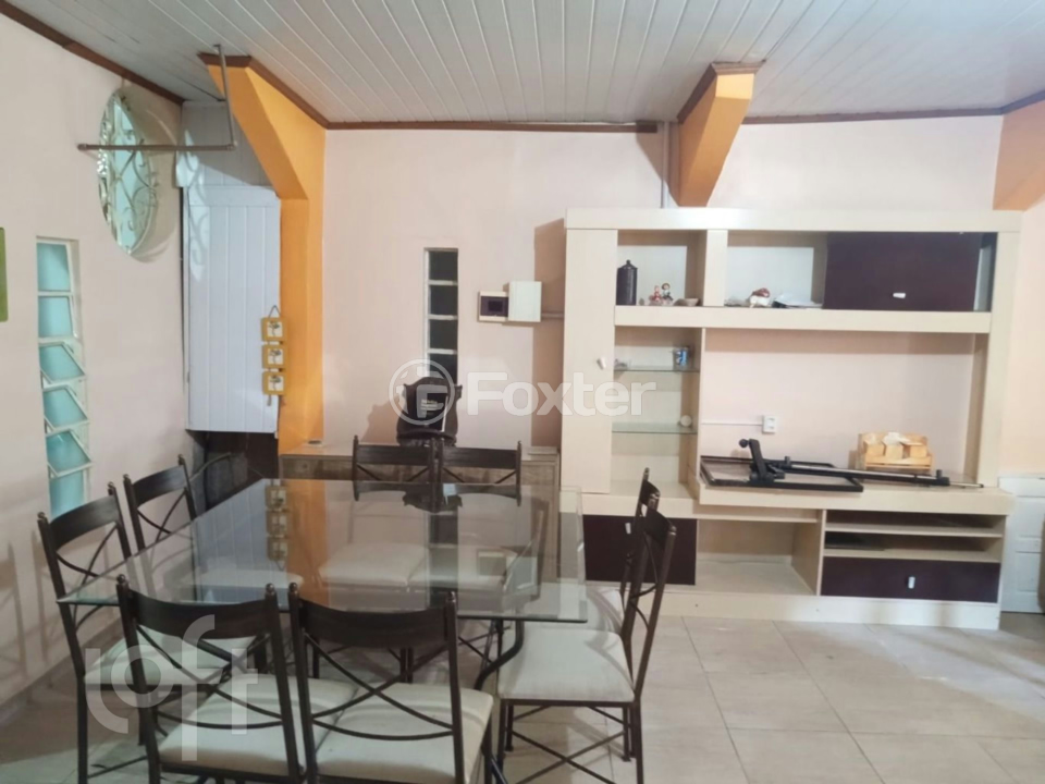 Casa à venda com 9 quartos, 140m² - Foto 1