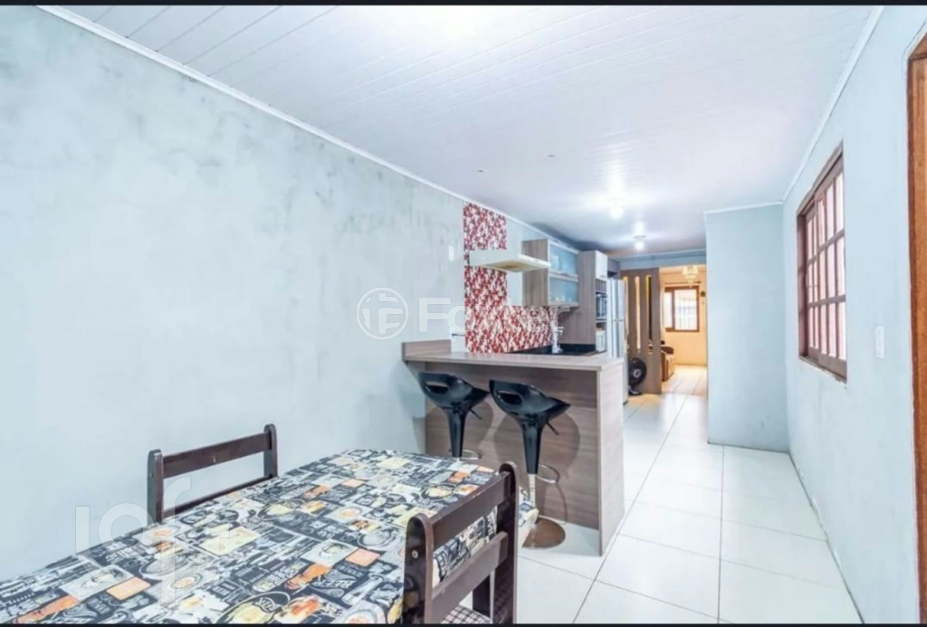 Casa à venda com 2 quartos, 55m² - Foto 1