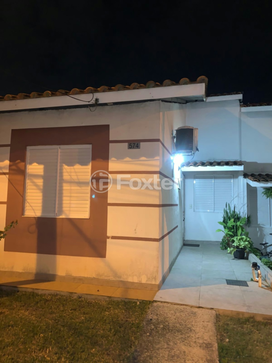Casa à venda com 3 quartos, 50m² - Foto 1