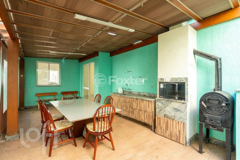 Casa de Condomínio à venda com 4 quartos, 296m² - Foto 4