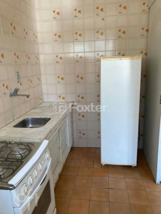 Apartamento à venda com 1 quarto, 32m² - Foto 2