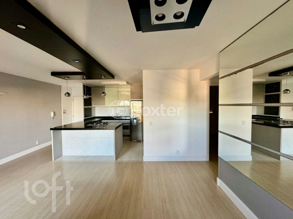 Apartamento à venda com 2 quartos, 75m² - Foto 1