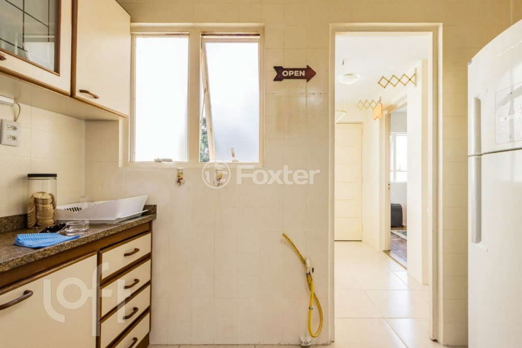 Apartamento à venda com 2 quartos, 72m² - Foto 29