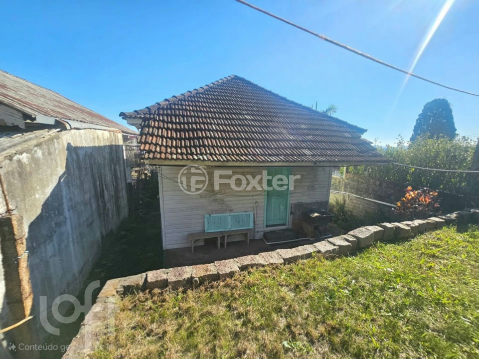 Casa à venda com 2 quartos, 440m² - Foto 1