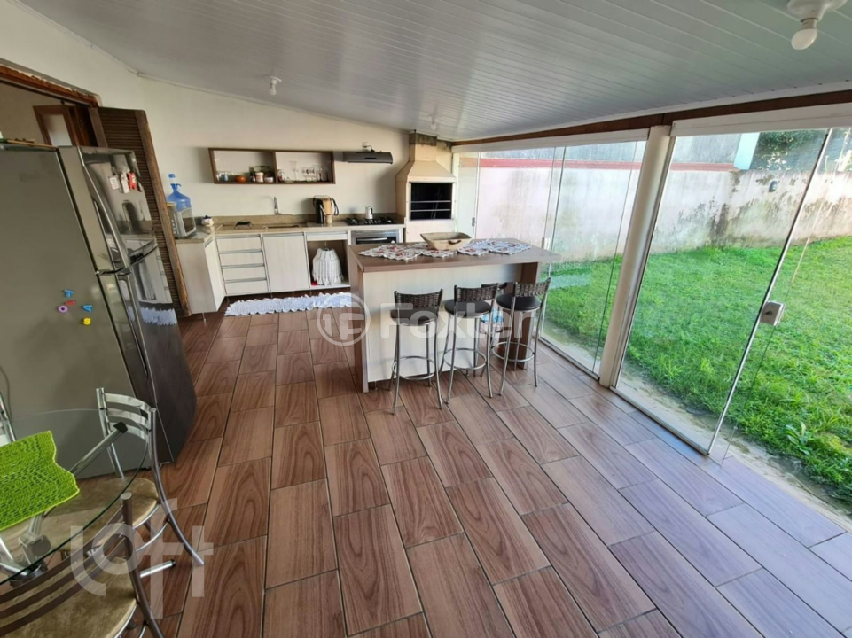 Casa à venda com 3 quartos, 63m² - Foto 8