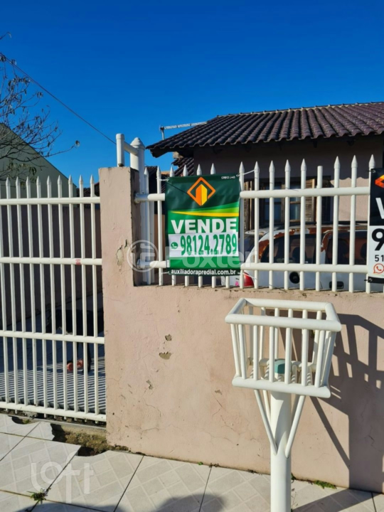 Casa à venda com 3 quartos, 63m² - Foto 2