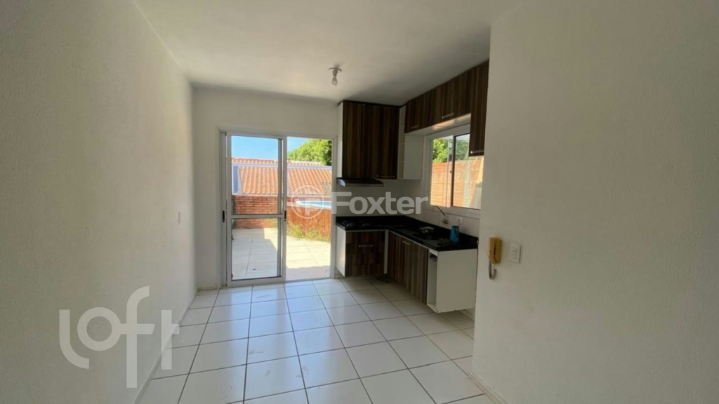 Casa à venda com 2 quartos, 60m² - Foto 1