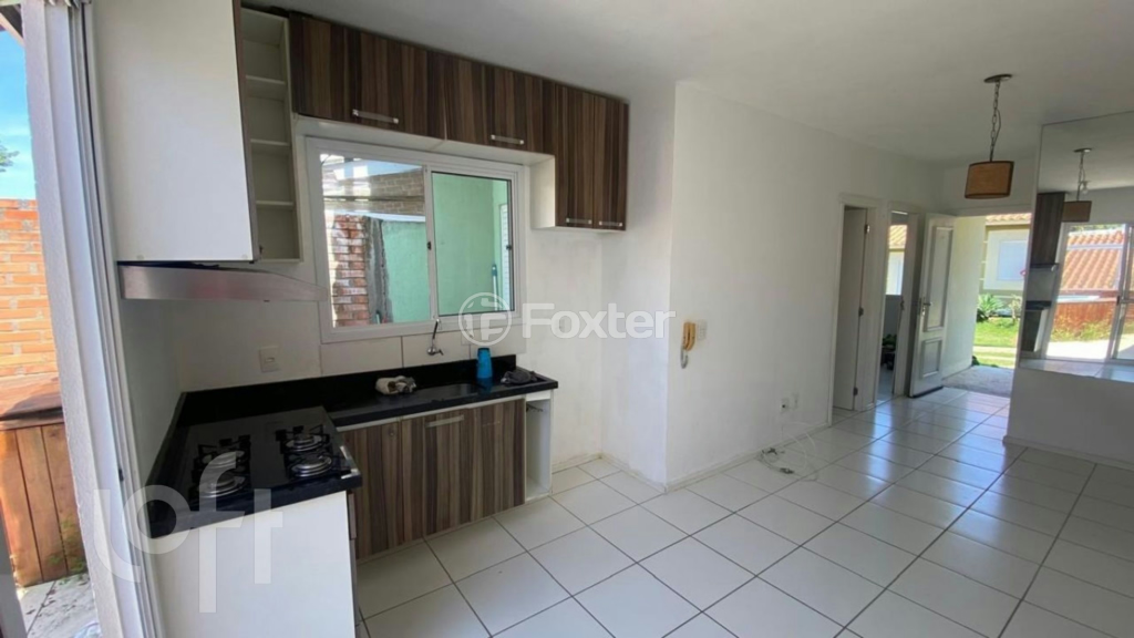Casa à venda com 2 quartos, 60m² - Foto 4