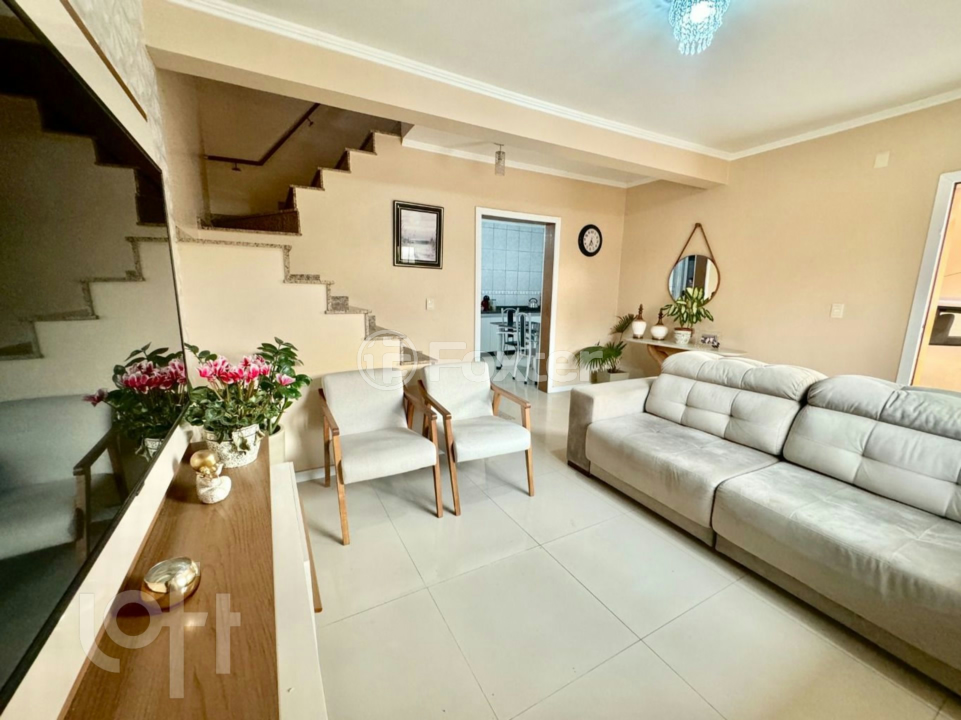 Casa à venda com 3 quartos, 110m² - Foto 4
