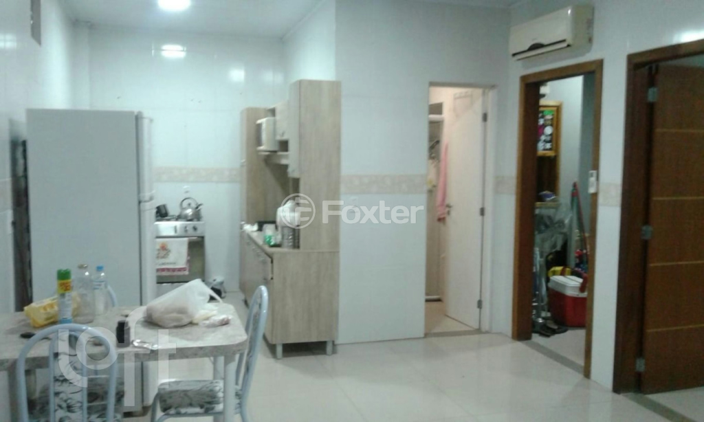 Casa à venda com 2 quartos, 62m² - Foto 3