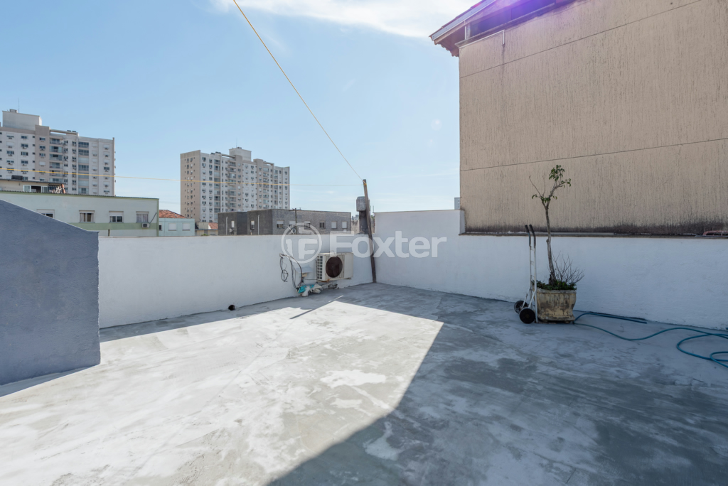Casa à venda com 5 quartos, 240m² - Foto 25