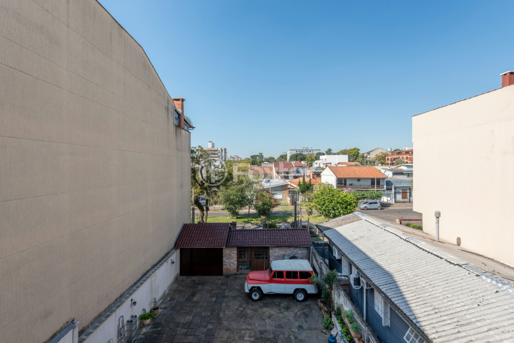 Casa à venda com 5 quartos, 240m² - Foto 12
