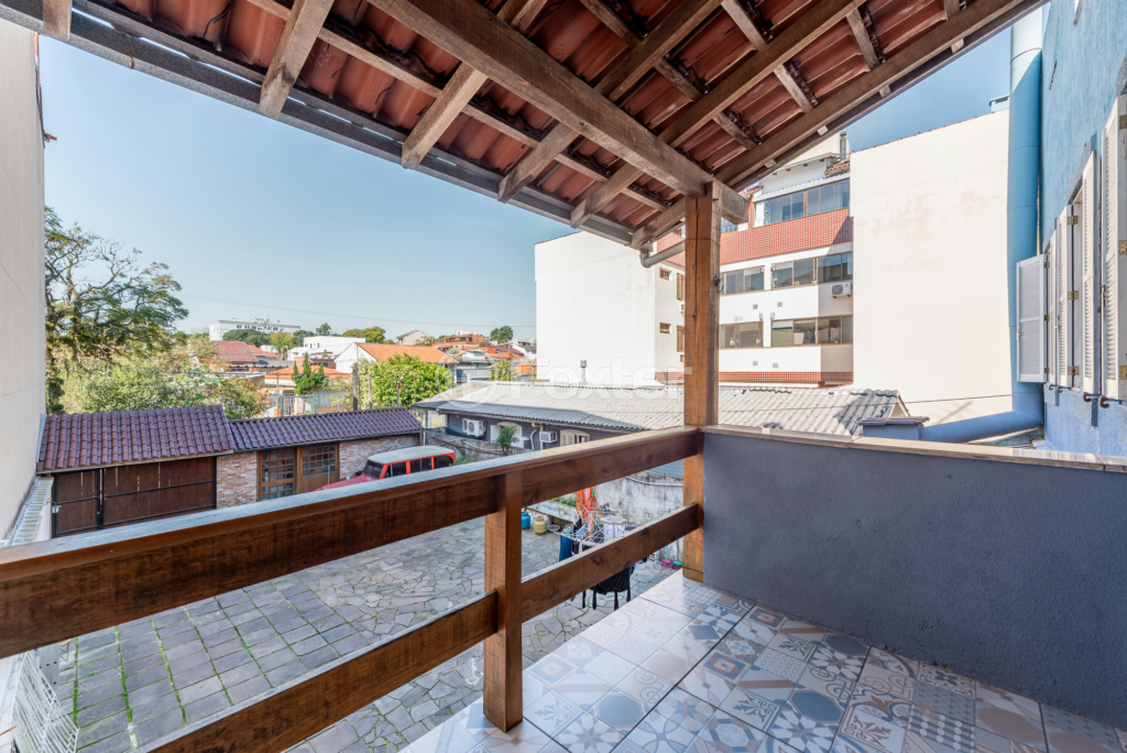 Casa à venda com 5 quartos, 240m² - Foto 11