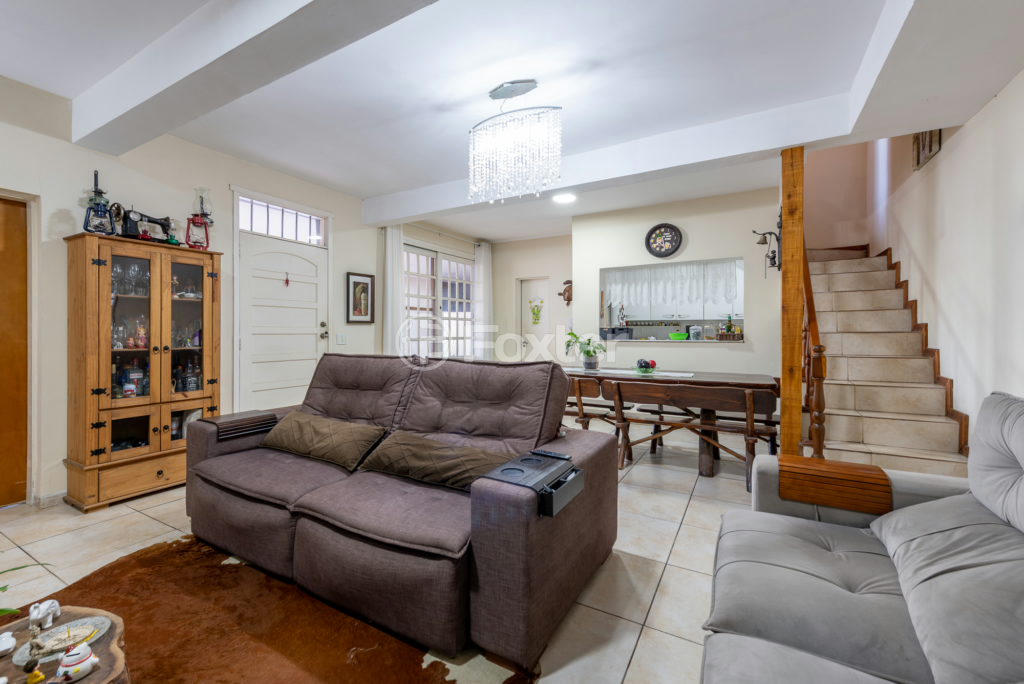 Casa à venda com 5 quartos, 240m² - Foto 1