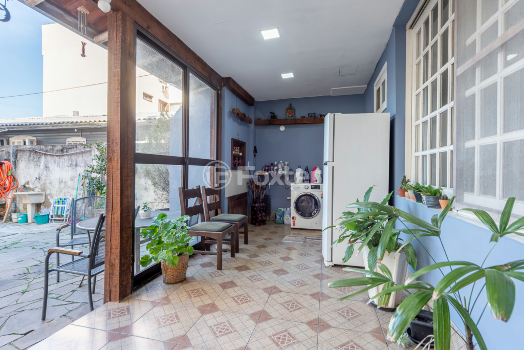 Casa à venda com 5 quartos, 240m² - Foto 28