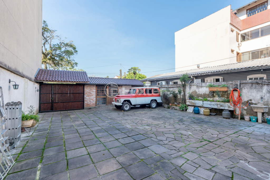 Casa à venda com 5 quartos, 240m² - Foto 27